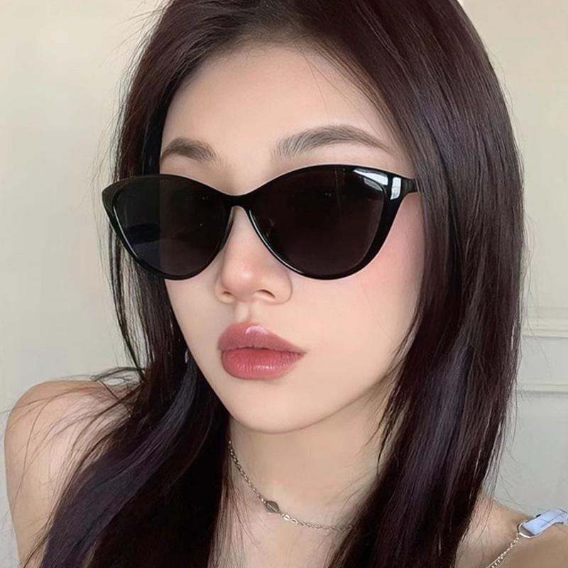 Large Frame Sunglasses Women'S Thin Plain Sunglasses Men'S Trend Street Photography Uv Protection Fashion Sunscreen Eyes