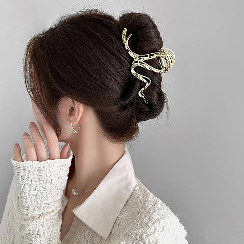 Korean Style  Cool Metal Hair Claws Temperament Personality Shark Clips For Women Simple Headwear Hair Accessories