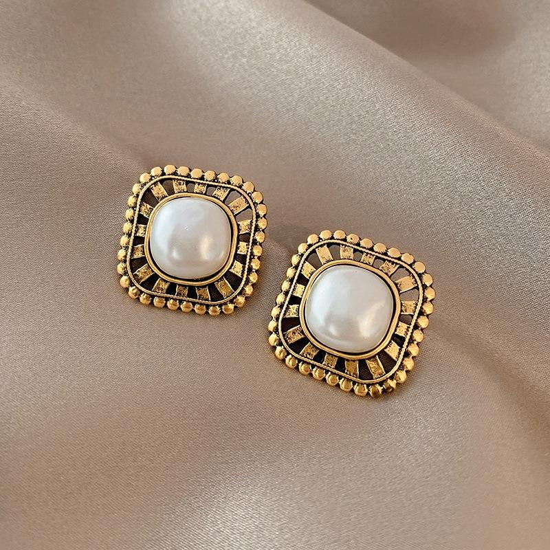 

Newest Vintage Fashion Glamour Women S Earrings Simple Metal Vintage Geometry Stud Earring For Women Girls Jewelry