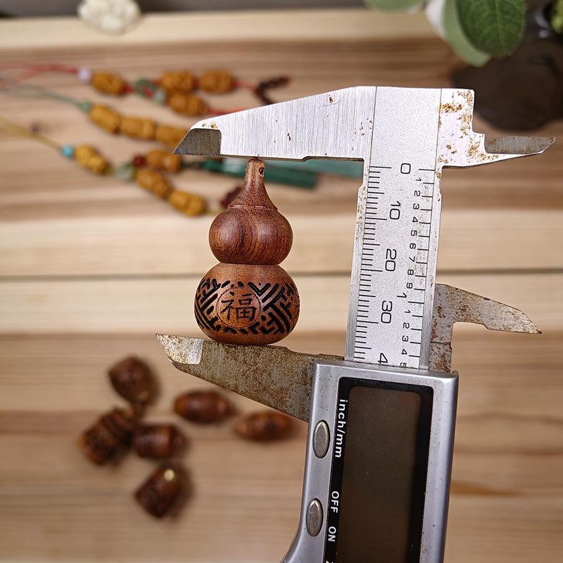 Wood Hollow Carved Aromatherapy Bottle Mini Vase Pagoda Car Hanging Decoration Fragrance Diffuser Bottle Sealed Jar Pendant
