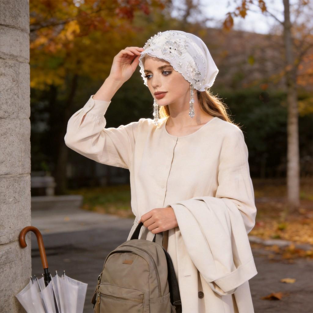 Cappello con Nappe di Cristallo e Ricami per Abbigliamento Casual Estivo e Invernale