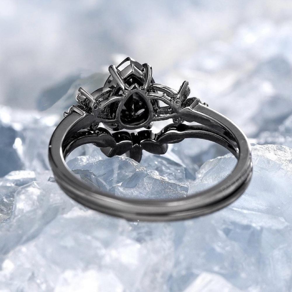 2Pcs/Set Gothic Droplet Shaped Black Zircon Stone Ring Inlaid with Water Vintage Dark Metal Stackable Engagement Wedding Bands