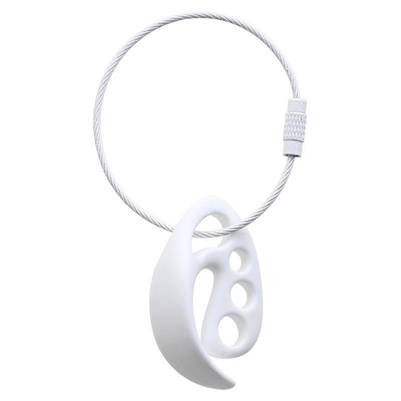 When Using Ultimate Frisbee, You Can Choose To Attach The Frisbee Buckle To Your Backpack To Display The Frisbee or Attach The Frisbee Clip