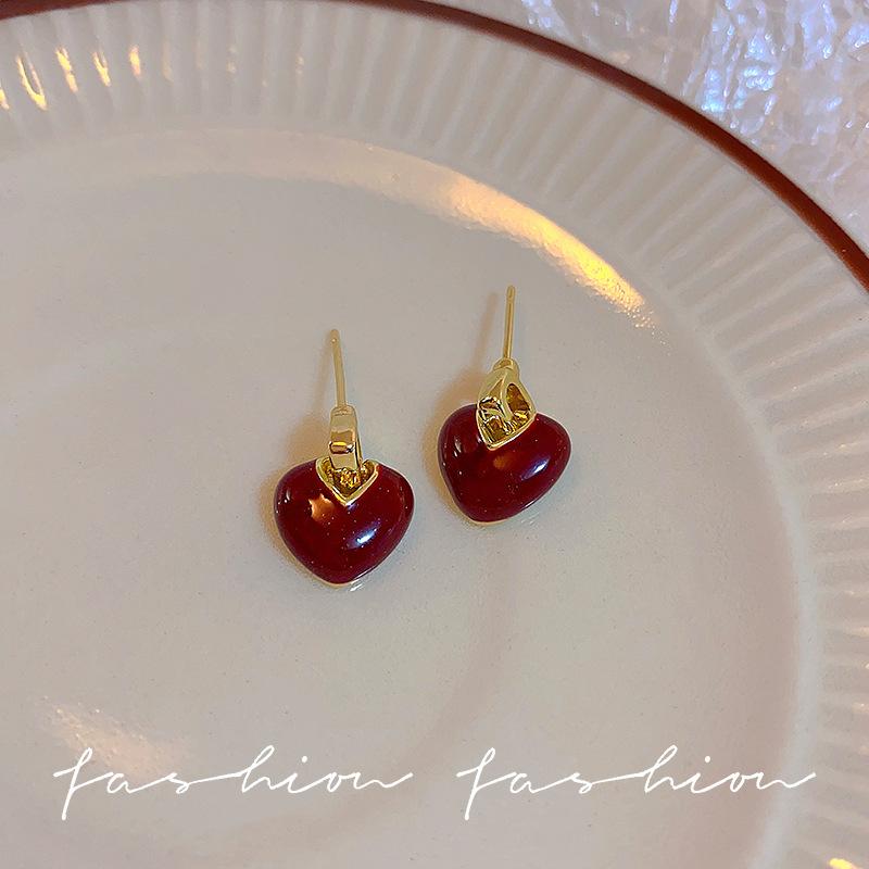 Любовь серьги-гвоздики дизайн высококлассная серия признаний красный капающее масло новые молодые ретро рождественские серьги