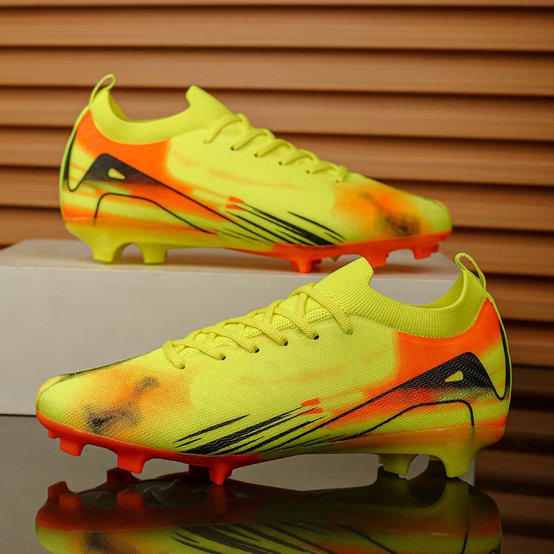 Amazon Xiyin seamless fly-woven football shoes low-top spikes artificial turf sports student men's training shoes