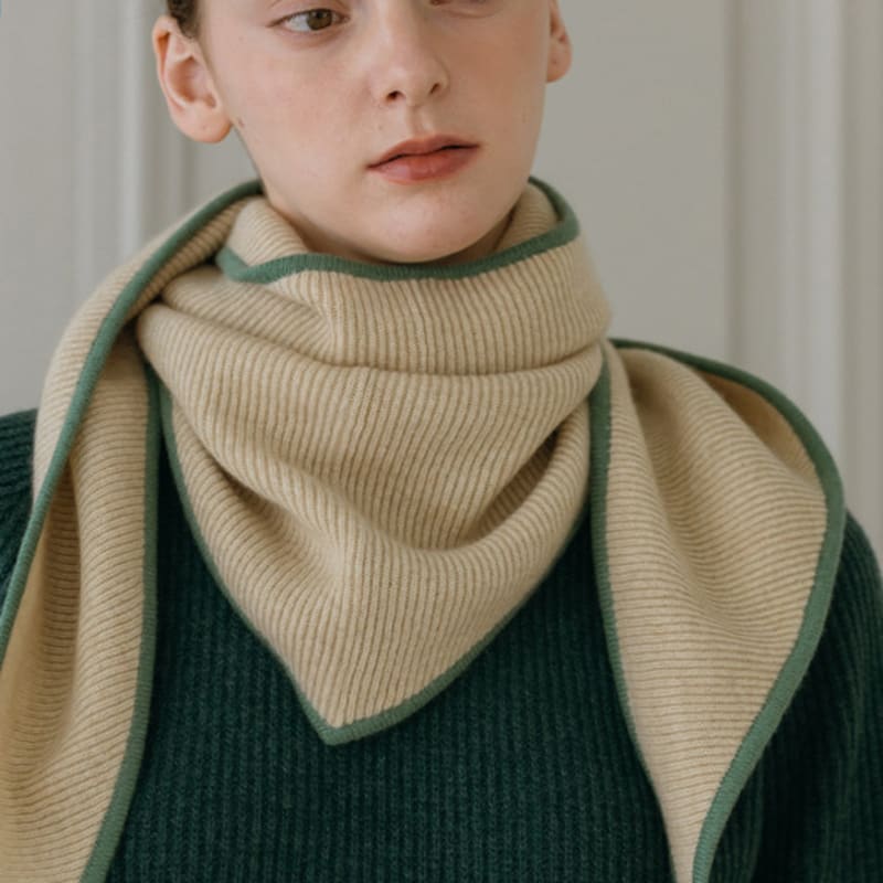 

BINOVULAR [4 colors] TRIANGULAR MUFFLER (CASHMERE 100) NAVY