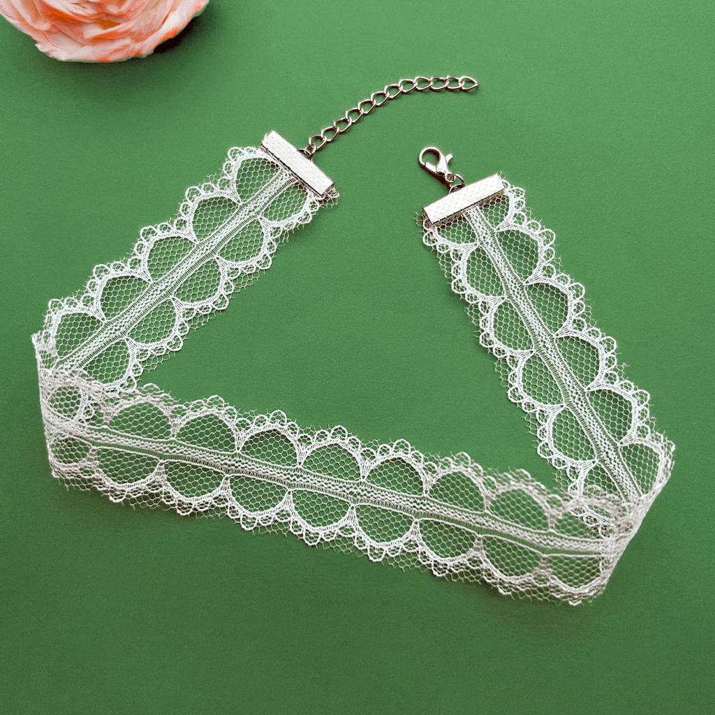Fashionable Korean Lace Choker for Women - Versatile, Simple, and Stylish Hollow Design