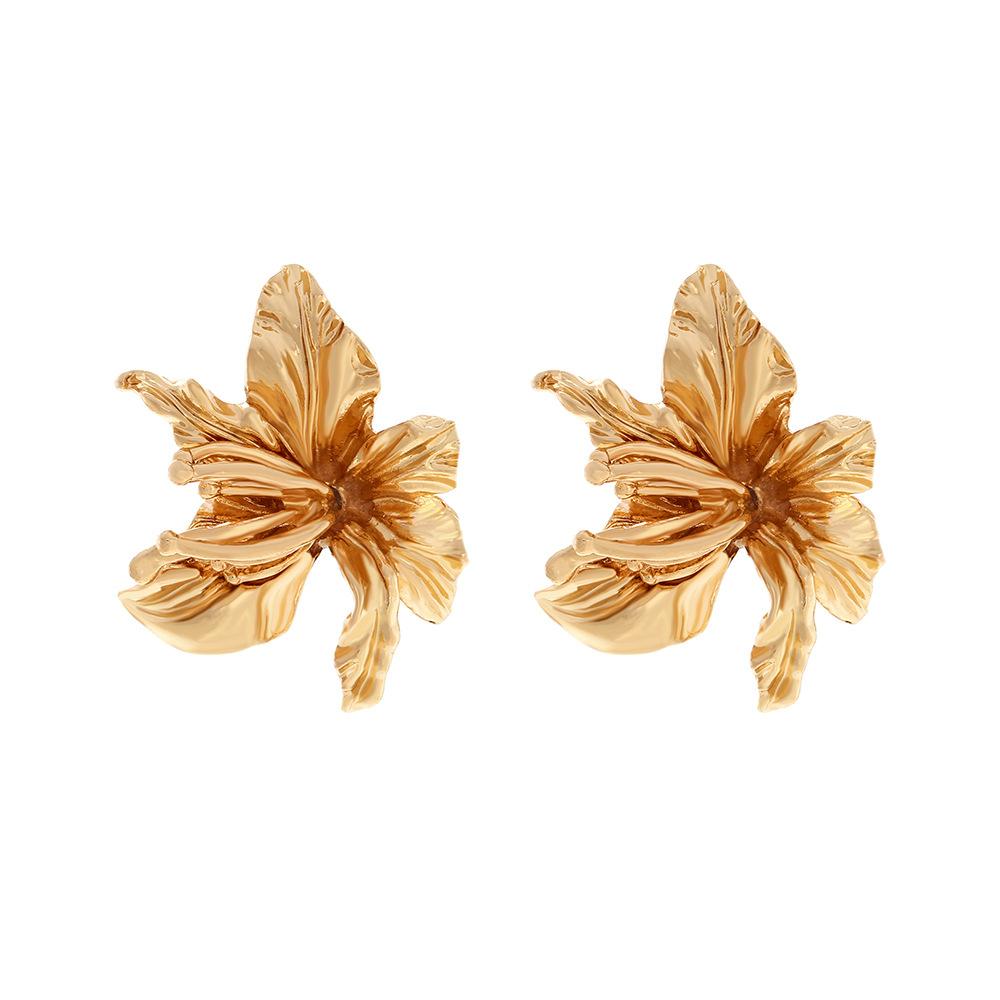 

Metal Floral Geometric Stud Earrings for Women New Trend Glamour Design Zircon Party AccessoriesZAA золотой