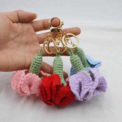 Häkel-Nelken-Schlüsselanhänger mit Perlenkette im koreanischen Stil - Muttertagsgeschenk-Accessoire