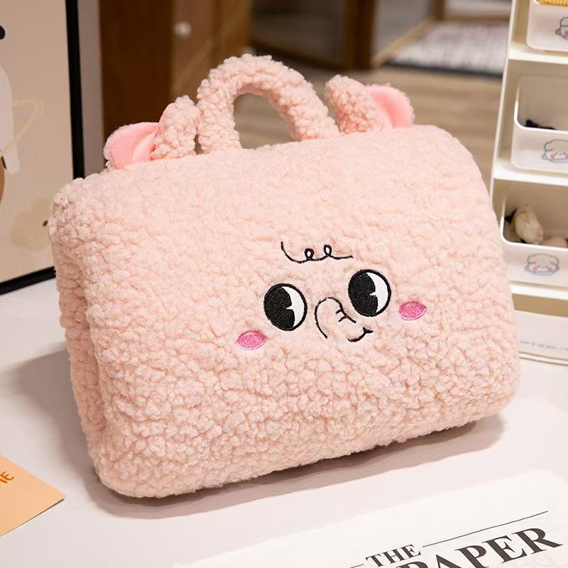 Winter hand warmer throw pillow can be inserted to cover the nap pillow, student office sleeping pillow, hand warmer to cover the graduation gift