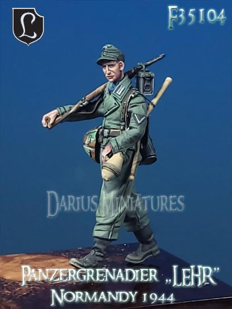 Darius Miniatures 1/35 WWII German Panzergrenadier Training Regiment Soldier with Panzerfaust, Normandy 1944 Resin Kit DMF35104 (Person)
