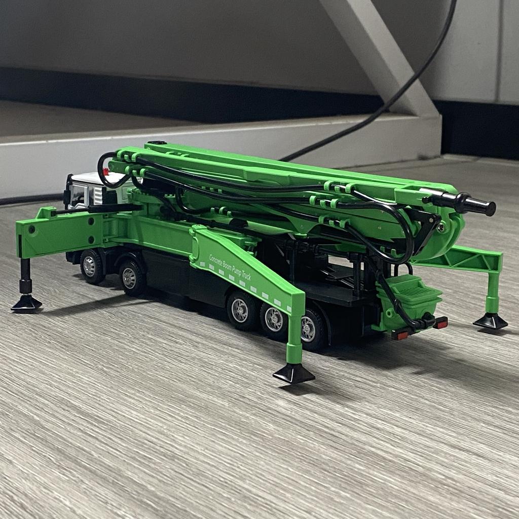 1:50 Cement Concrete Pump Truck Engineering Vehicle Alloy Diecast Doors Opened With Pull Back Rubber Tires Ornament Vehicle Toys
