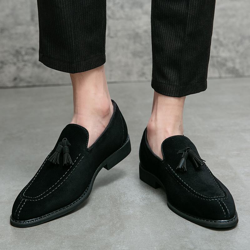Men's Loafers Brand Suede Leather Shoes Vintage Slip-on Classic Casual Men Driving Shoes Wedding Male Dress Shoes Tassel Pointed