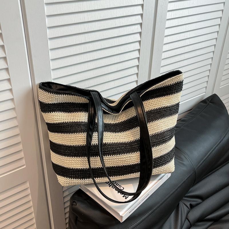 

Commuter large-capacity bag female new college student class shoulder bag portable tote bag female чёрный