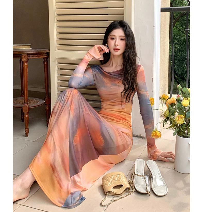 Autumn and winter new French holiday style tie-dye dress women's waist pinch waist waist long dress beautiful orange smudge skirt