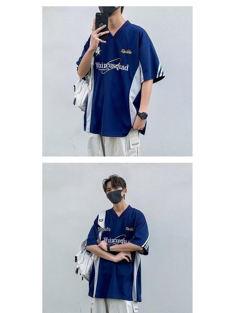 Camiseta de Béisbol Bordada Retro con Cuello en V - Manga Corta, Corte Holgado, Estilo para Parejas.