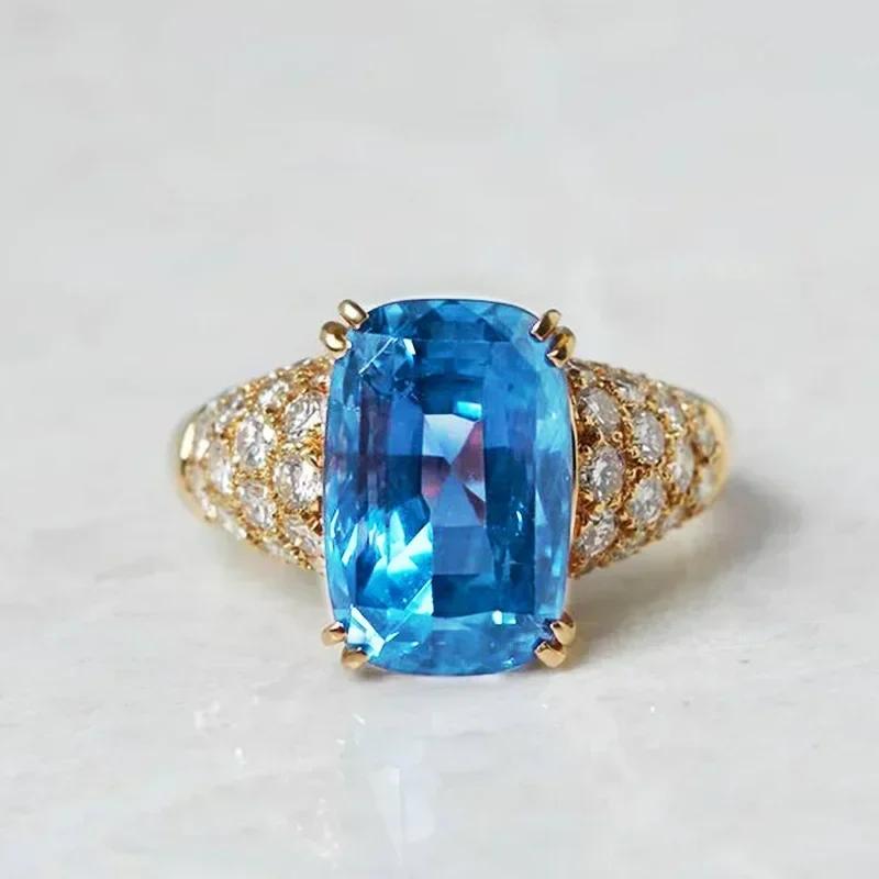 Nuovo Anello da Donna Hyperbole per Festa Cocktail Con Enorme Zircone Cubico Azzurro Montatura a Griffa Regalo di San Valentino per Moglie