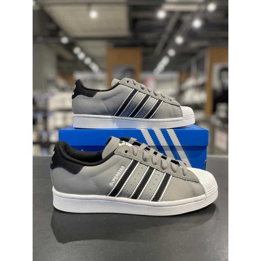 universal adidas originals