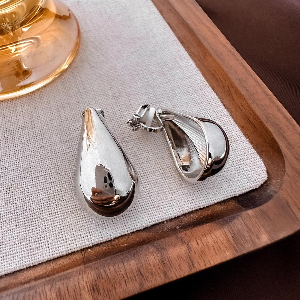 Vintage Französische Ohrclips mit ovalen Perlen für nicht-durchstochene Ohren