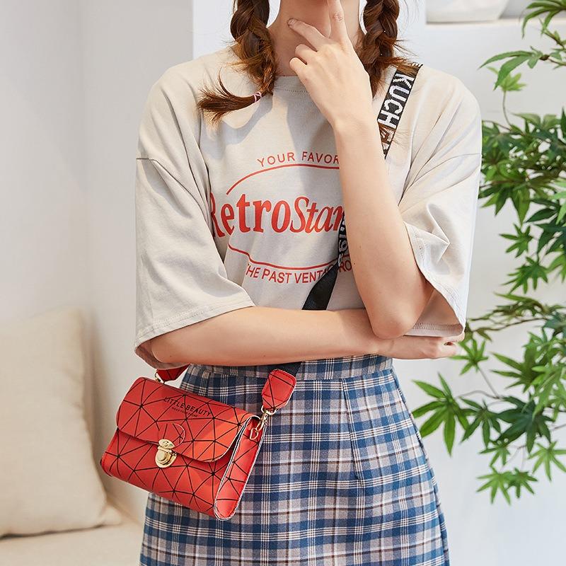 New silk screen small fresh and fashionable diamond women's bag single shoulder trend oblique span small square bag