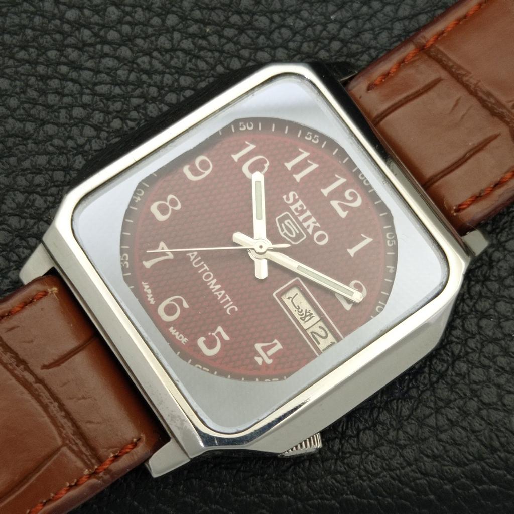 JAPAN VINTAGE SEIKO 5 AUTOMATIC 7009A MENS MAROON COLOR DIAL WATCH a702362-5 R124-a702362
