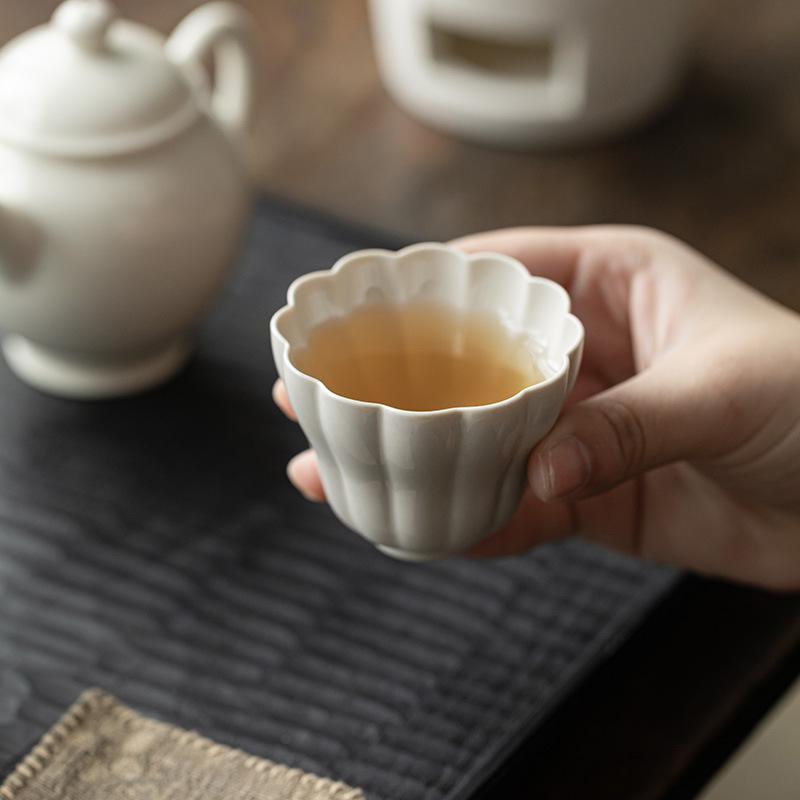 Antique Plain White Lotus Teacup Ancient Plant Ash Petal Smelling Cup Household Tea Ceremony Craft main single cup ceramic tea