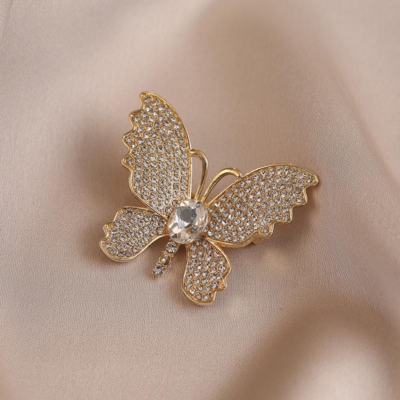 Exquisite High-End Schmetterlingsbrosche für Damenmode - Elegante Corsagen-Nadel & Kleidungsaccessoire