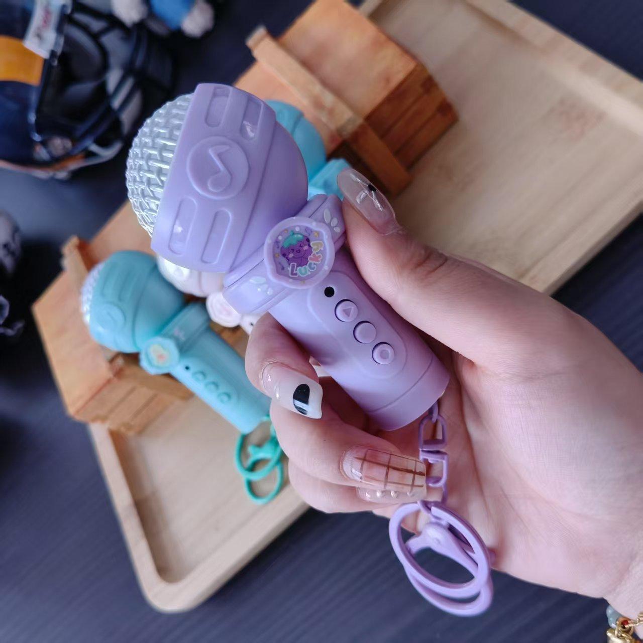 

Plastic Microphone Key Holder Cute Microphone Bag Charm Recording Microphone Pendant Classic For Keys Nostalgic Gifts Wholesale фіолетовий