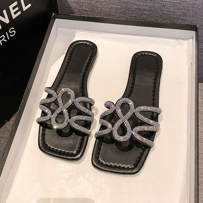 Popular Flat-bottomed Slippers for Women's Outerwear 2025 Summer New Rhinestones Fried Street One-word Fashionable Versatile Sandals