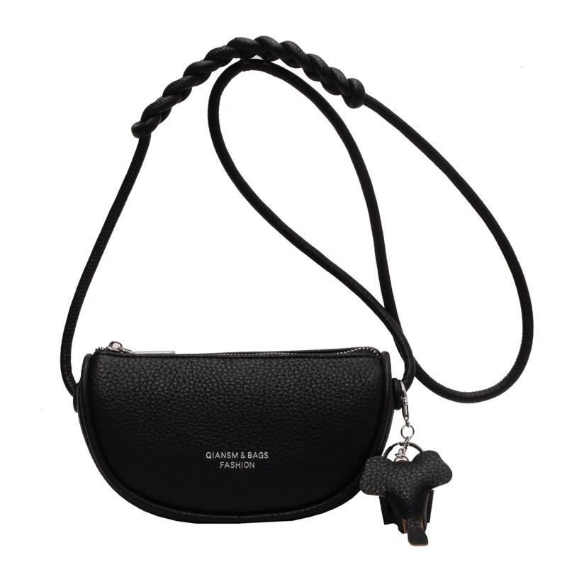 IELGY women's fashion high-end underarm bag, solid color PU French niche one-shoulder foreign-style saddle bag