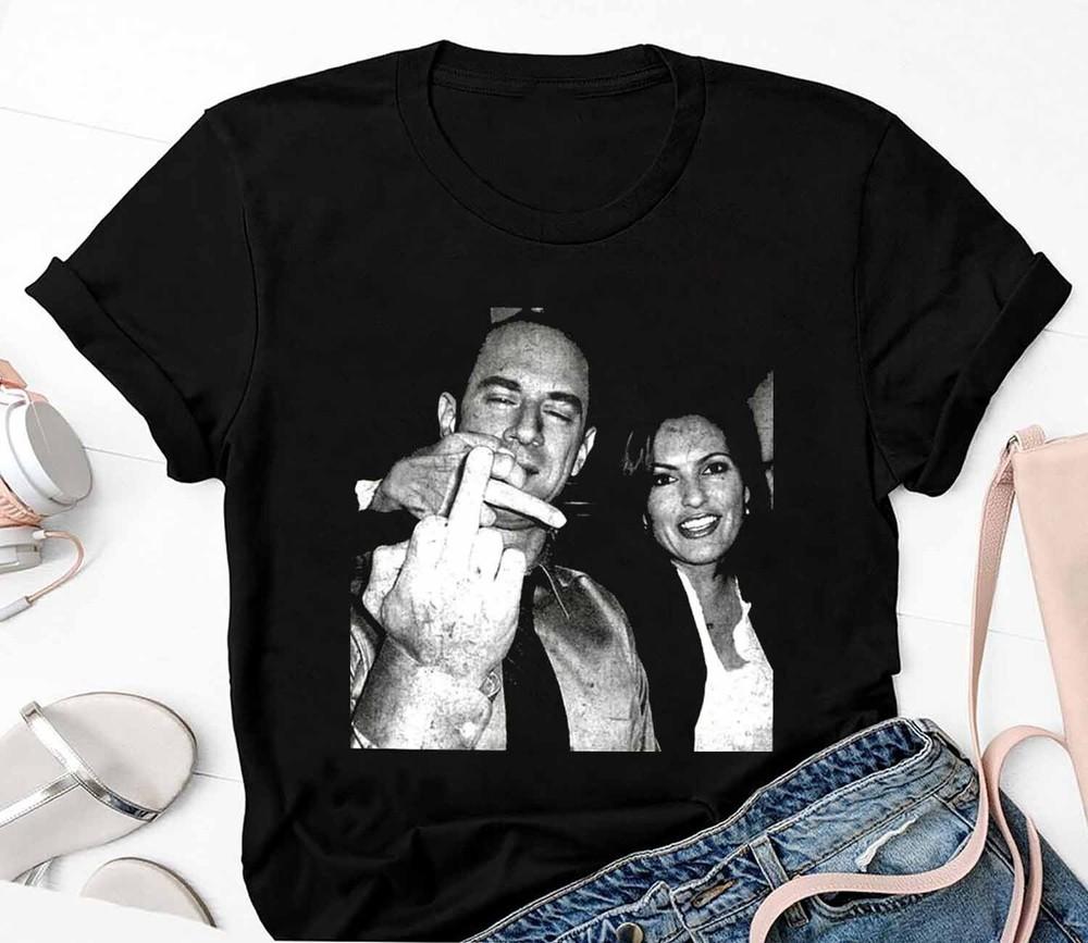 

Vintage Elliot Stabler And Olivia Benson T-Shirt Unisex T-Shirt L
