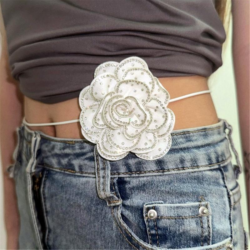 Stylish Pendant Necklace Jewelry Beautiful Necklace with Shimmering Embellishments Flower Decorated Neck Adornment