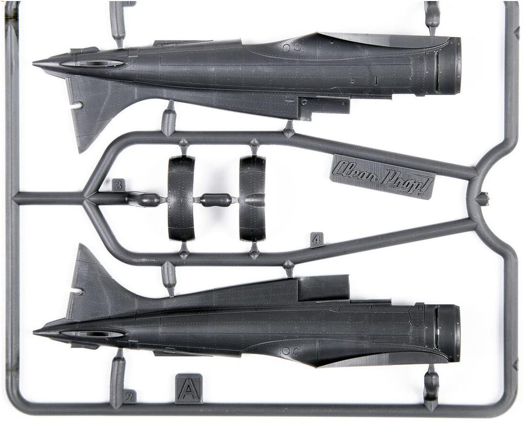 Clear Prop Scale Japanese Navy Type 96 Model 2 Carrier Fighter Early Model Starter Kit Plastic Model CPU72006 Molded in Color 1/72