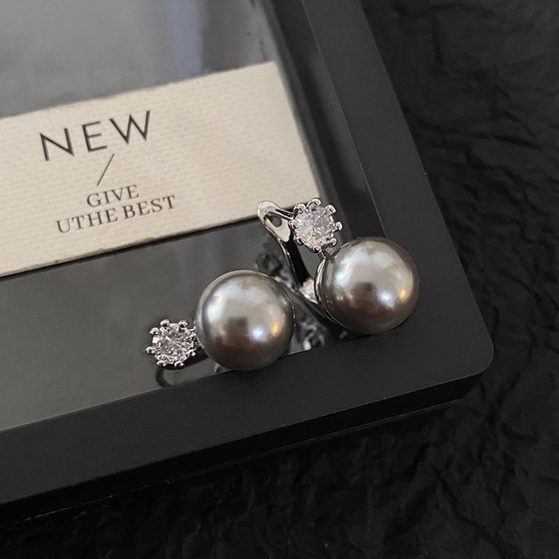 Silver Gray Pearl Earrings Niche Design High Sense Exquisite Small Earrings Personality Simple Cold Stud Earrings