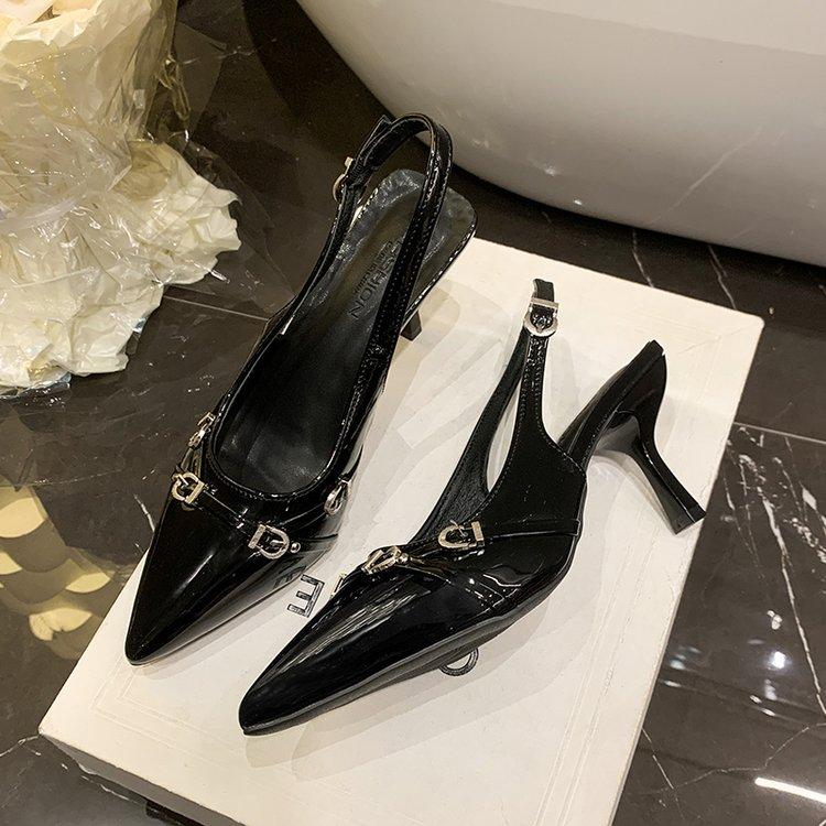 Talons hauts pointus Mode d'été pour femmes Baotou Bouche peu profonde Ligne à boucle métallique avec chaussures stiletto antidérapantes