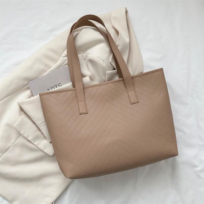 Vintage Large Capacity Shoulder Bag For Women Stylish Casual Tote Bag In Various Colors