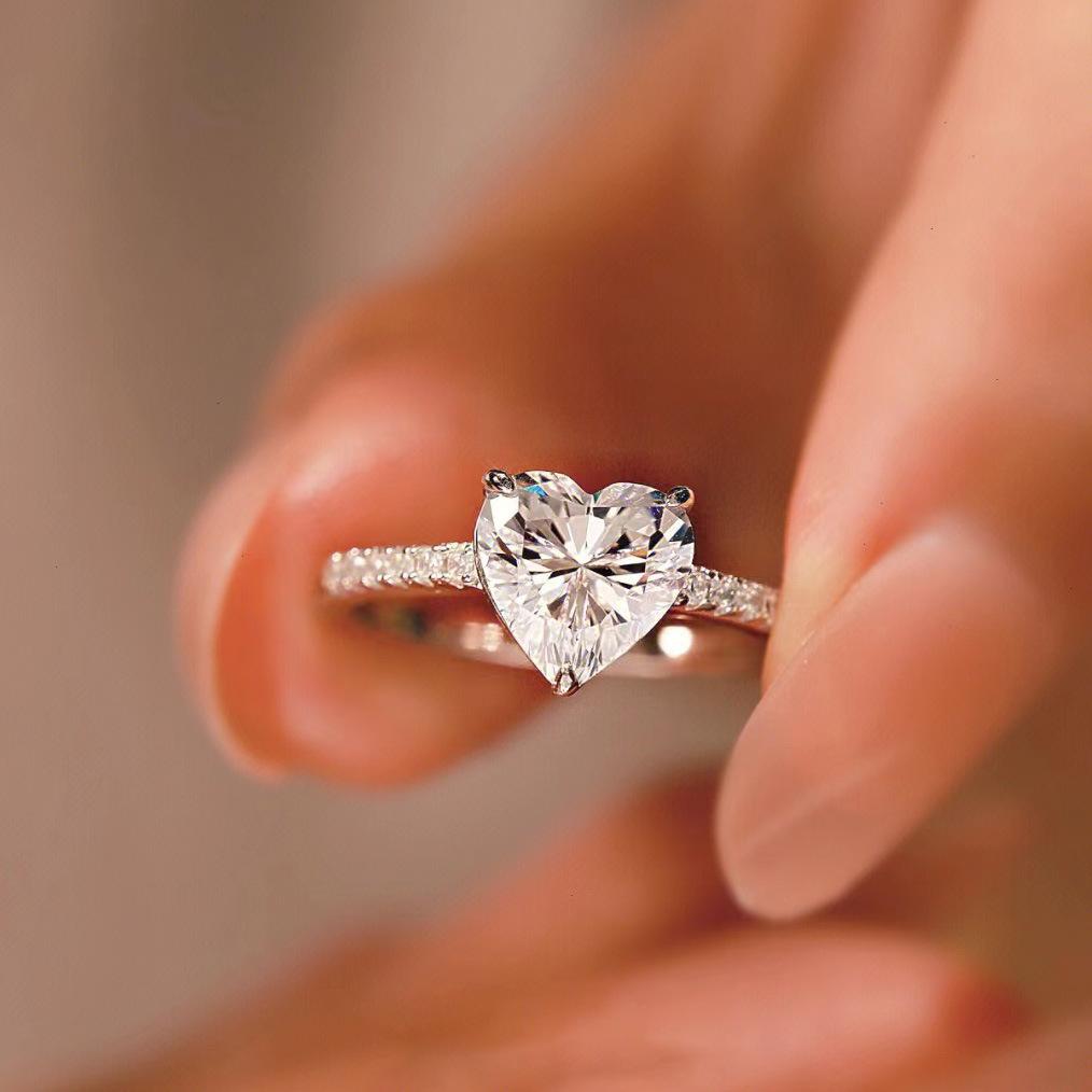 

Classic Shiny Zircon 925 Silver Plated Heart Ring Ladies Jewelry Bride Wedding Love Eternal Ring Ladie Jewelry Rings for Women 9