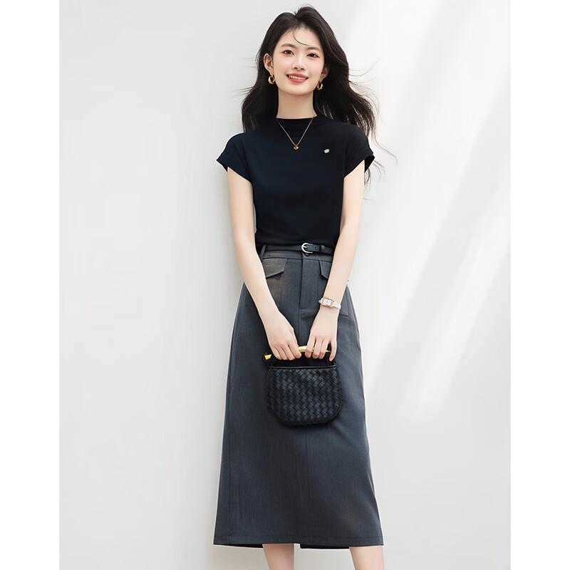 Женский элегантный комплект: футболка и юбка M