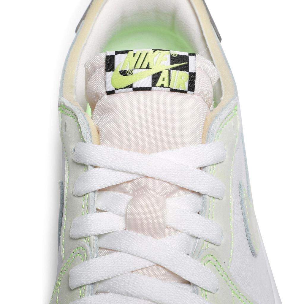 Air Jordan 1 Retro Low OG 'Ghost Green' (Unisex) White / Ghost Green / Black Vintage Basketball Shoes DM7837 103