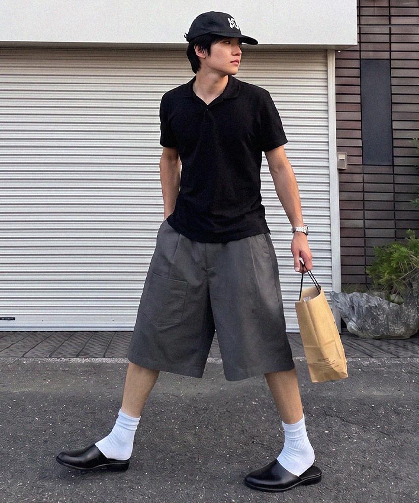 Noming Chino One-Pleat Pocket Wide Bermuda Shorts - Charcoal