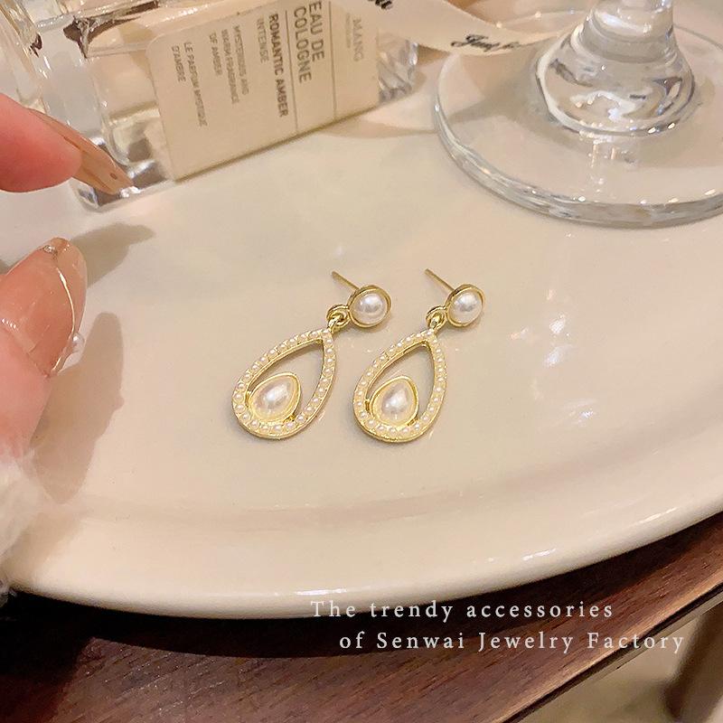 French Retro Water Drop Pearl Earrings Women's Simple Hollow Temperament Earrings New Earrings