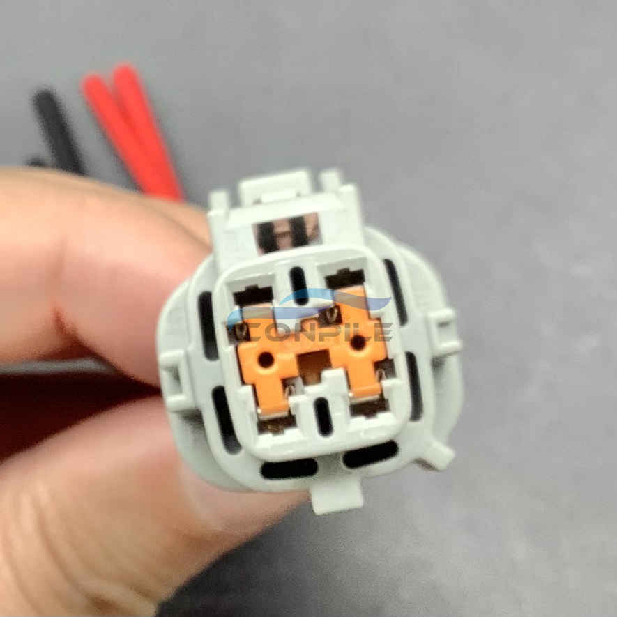 1pc Electronic fan socket for Nissan Teana Tiida sylphy livina electronic fan cooling cable plug female plug used