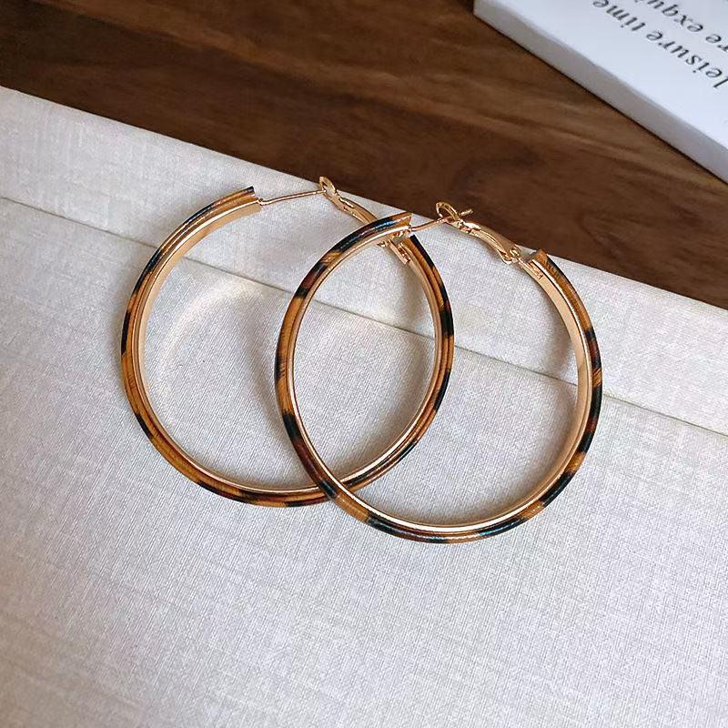 Exquisite Autumn/Winter Leopard Print Large Hoop Earrings, Retro Leather Design