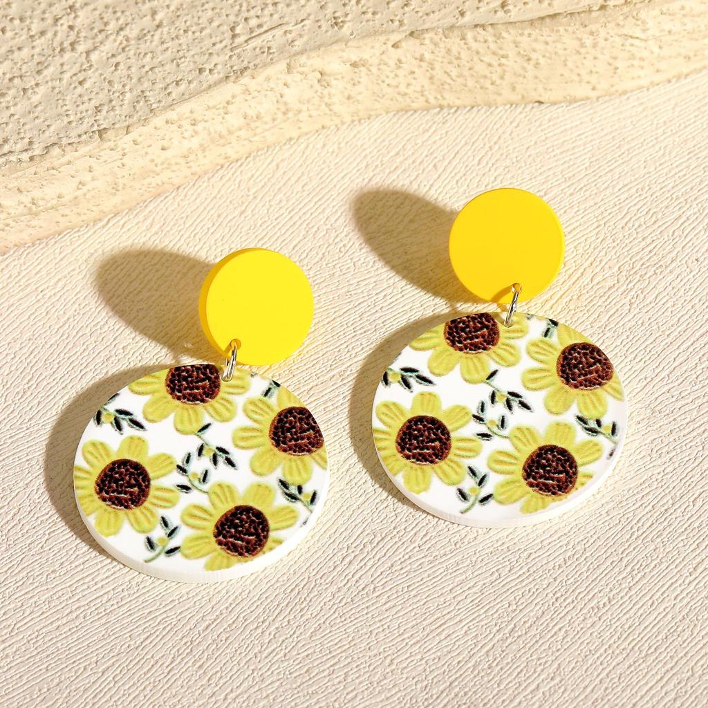 Fully Managed Acrylic Stud Earrings, Fresh Flower Fish Earrings, Contrasting Color Earrings.