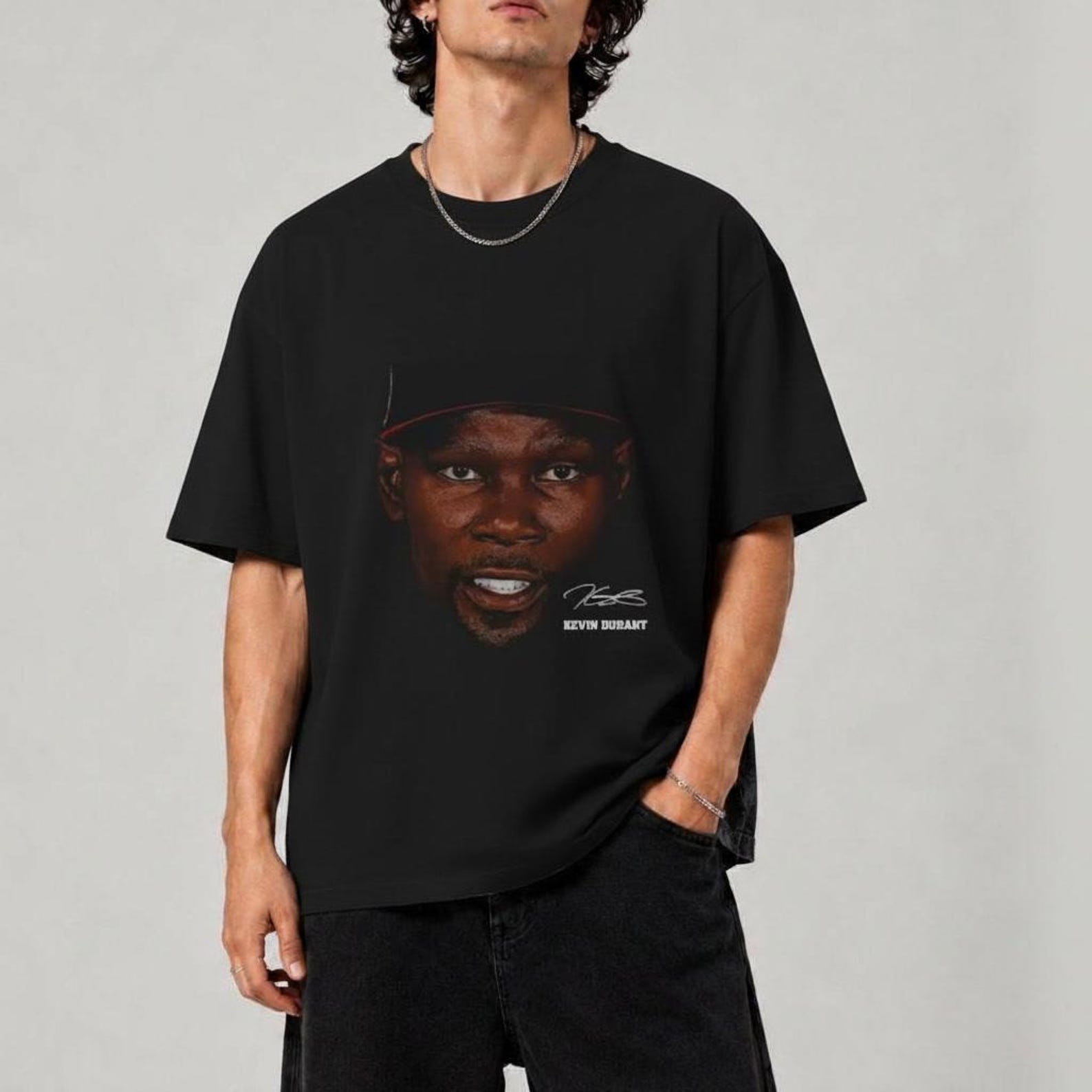 Kevin Durant oversized graphic tee, NBA basketball fan gift, vintage sports portrait T-Shirt, unisex black streetwear, KD signature print L