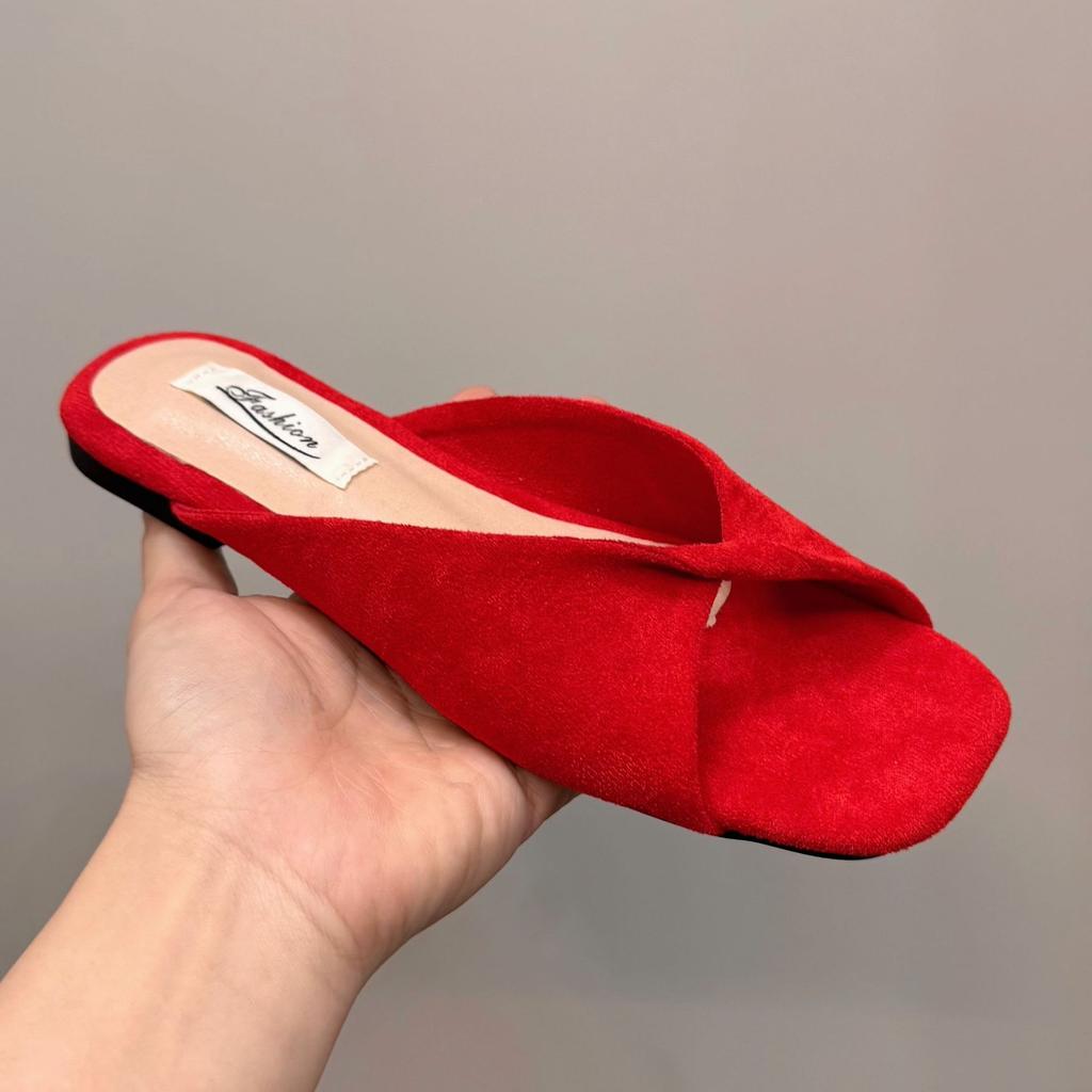 Flat-bottomed slippers women's outer wear 2025 new summer cool slippers fairy shoes comfortable and versatile beach with skirt sandals