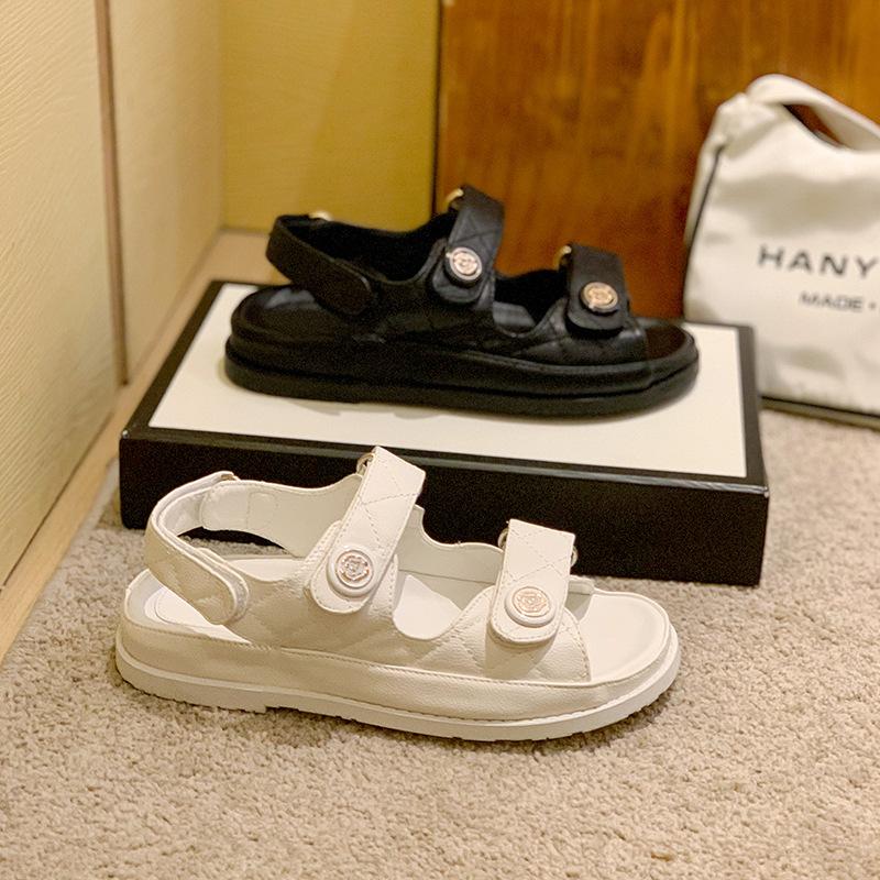 Xiaoxiangfeng Platform Sandals Women's Summer New Camellia Flat Bottom with Velcro Beach Shoes