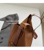 2025 Autumn/Winter Retro Woven Texture Large Capacity Tote: Versatile Casual Shoulder Bucket Bag