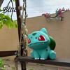 Versatile Home Decorative Item Cute Bulbasaur-Shaped Resin Figurine Classic Cartoon Collectible Statue with Red Eyes Green Soft Aesthetic Decor Back,