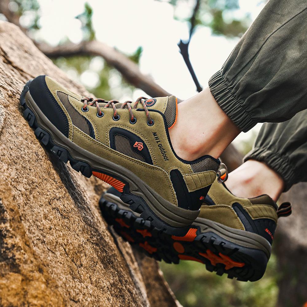 Autumn and Winter Men's Low-top Non-slip Outdoor Hiking Shoes Large Size Casual Walking Shoes Breathable Travel Shoes Hiking Shoes